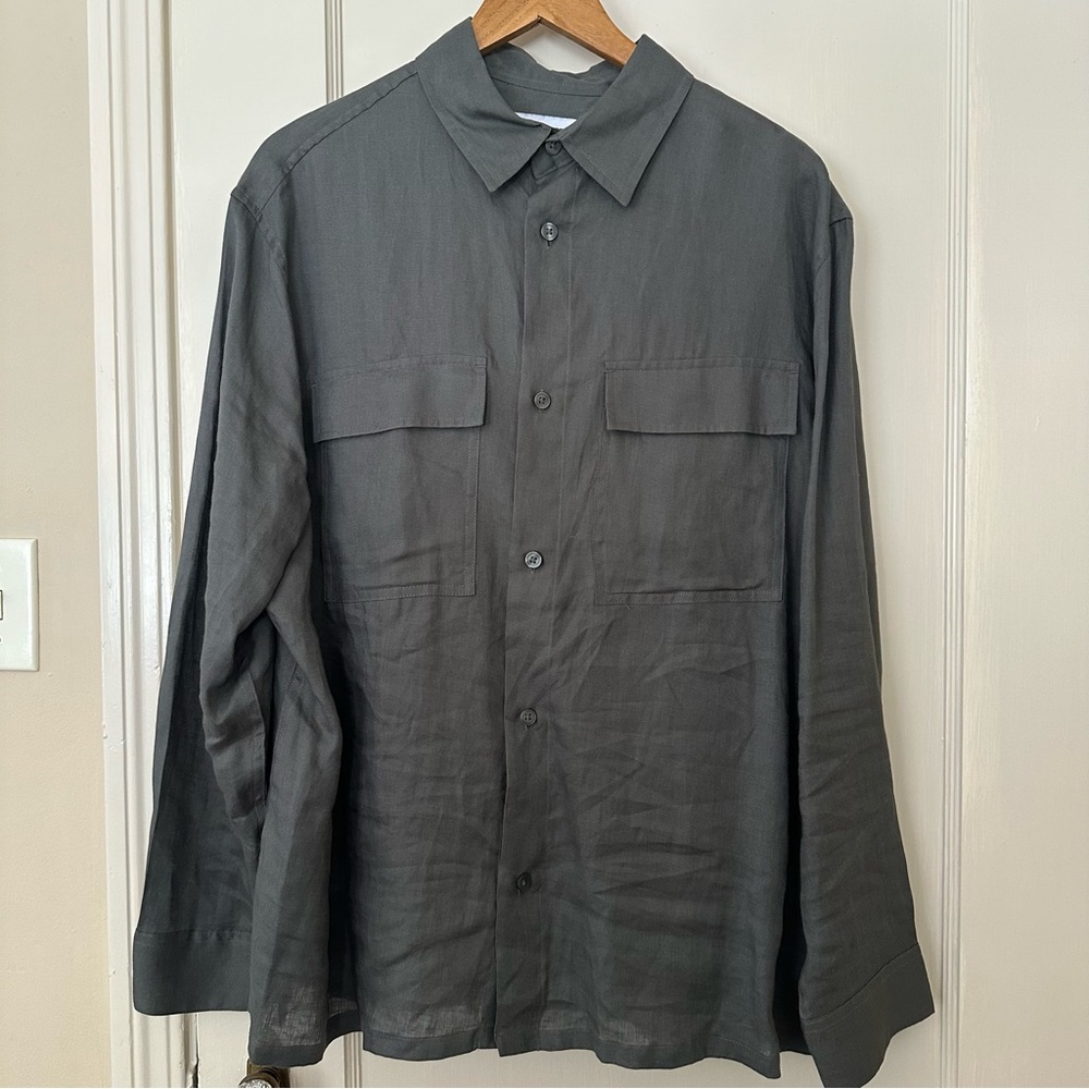 Boxy linen button down with front pockets large grey